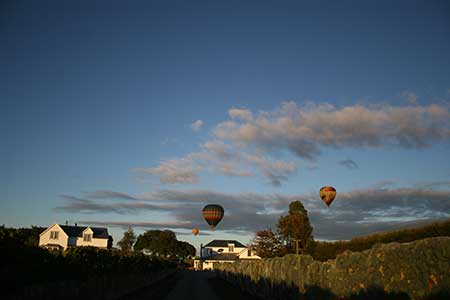 hot-air-balloons-over-tirohana